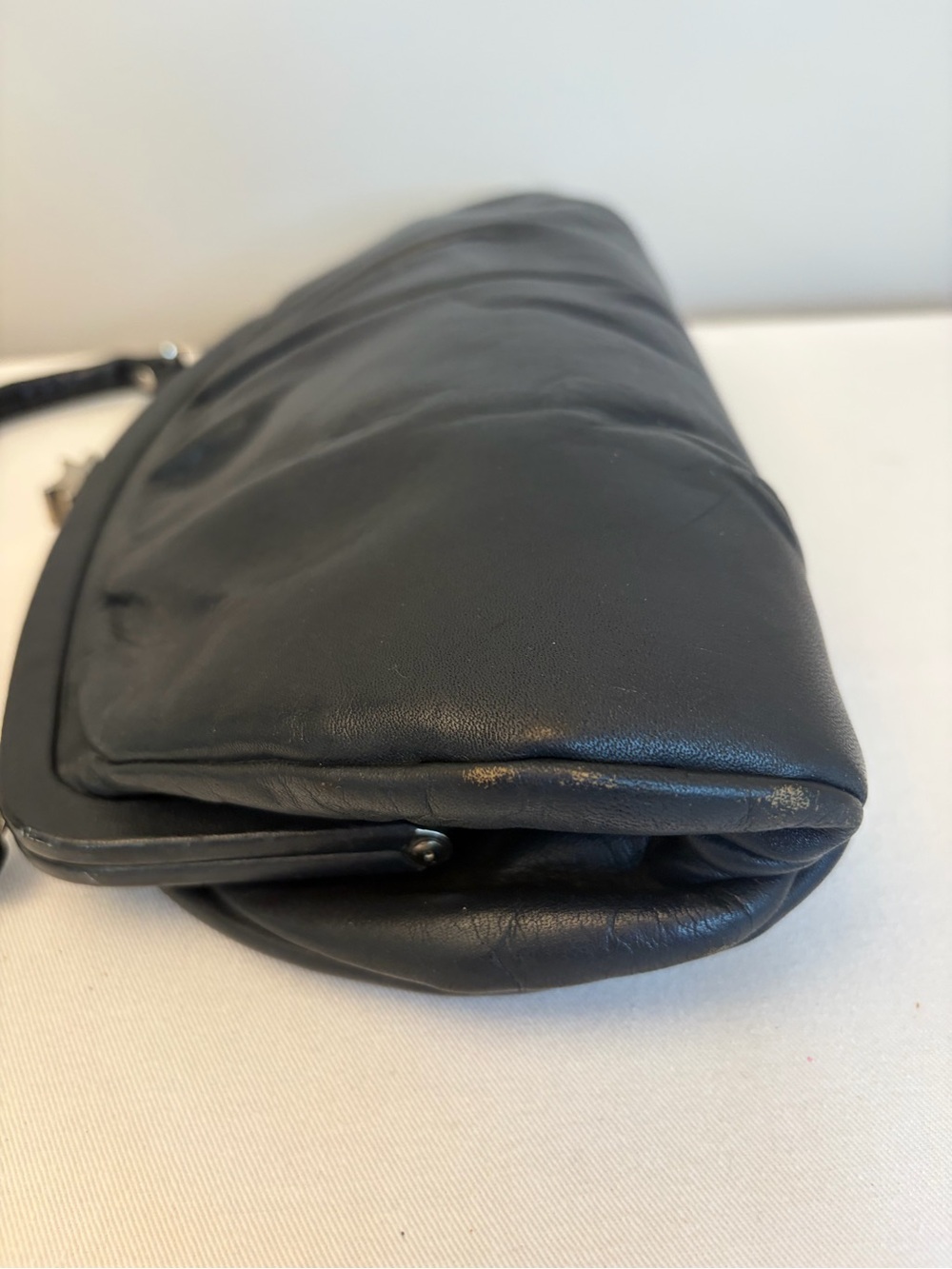 Vintage 1960s Paragon Black Genuine Leather Top Handle Frame Purse Canada - Picture 9 of 9